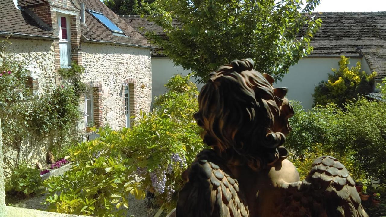 Villeneuve-sur-Yonne Les 3 Roses B&B 외부 사진