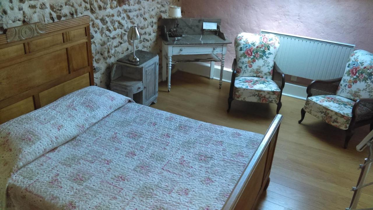 Villeneuve-sur-Yonne Les 3 Roses B&B 외부 사진